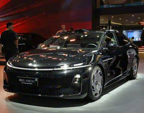 车长5米1多，轴距超3米， “星际座舱” ，续航超1200公里！