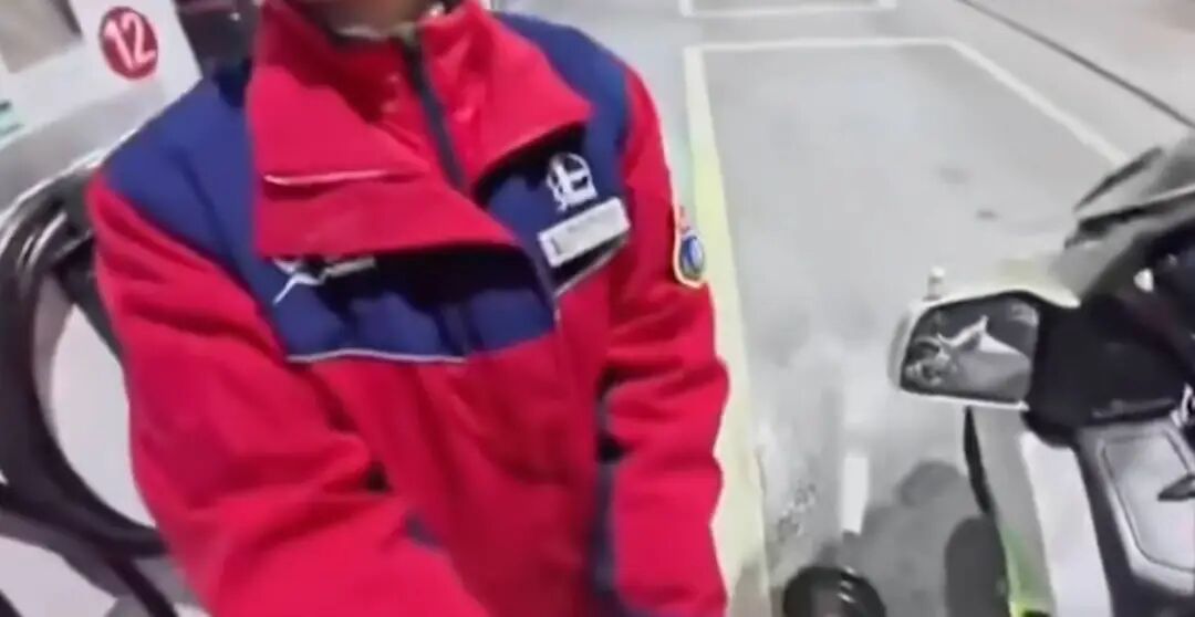 重庆高速服务区加油站发生纠纷